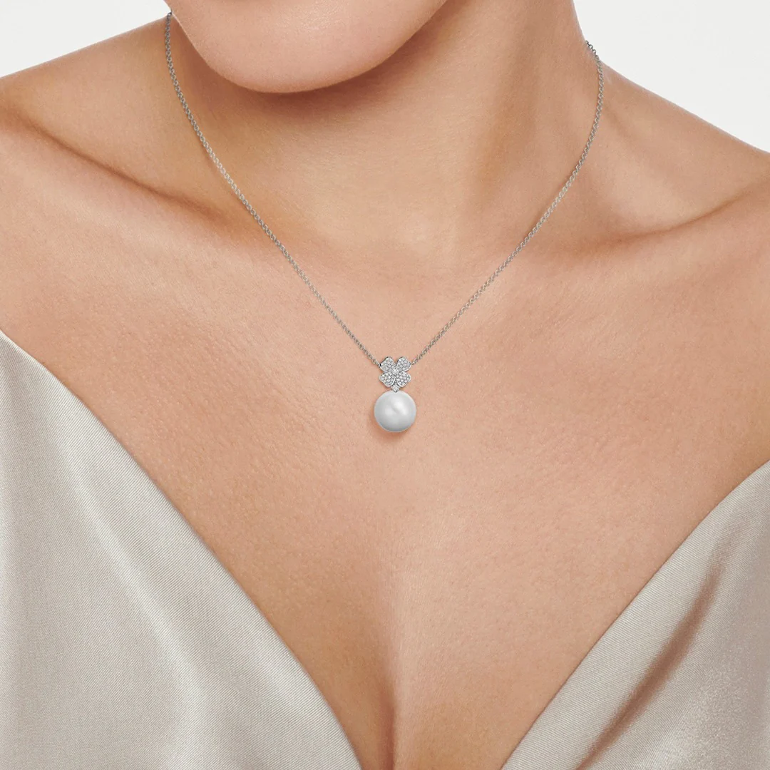 Pearl Round and Diamond Clover Necklace - Image 3